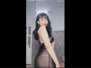 Xnhau show hàng của idol 18+ như quỳnh